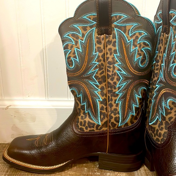 Cowgirl Boots - Picture 1 of 5